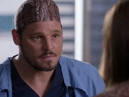 Small Detail: Does anyone else find it weird that Alex's scrub cap is the  woods/trees even though he HATES the woods? : r/greysanatomy
