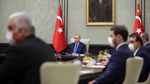 Koronavirüs salgınında artan vaka sayıları, kısıtlamaları yeniden gündeme getirdi. Cumhurbaskanligi Kabine Toplantisi Sona Erdi