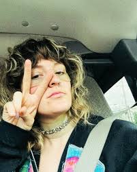 band walked in while i took a timer selfie.😭 also alien skin/silicone  patches are life. nashville has been stellar ty for the warm welcome.🫀🫀🫀  @photohaido love you tons !!!!