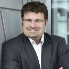A diferença do seu relógio para o time.is foi de +0,012 segundos (±0,080 segundos). Tomas Hora Director Customer Services Central Eastern Europe Mercedes Benz Ceska Republika S R O Xing