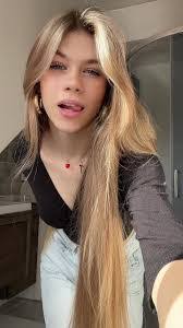 Julia Draper's Instagram, Twitter & Facebook