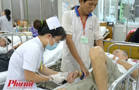 Sáng nay 20/8, các bác sĩ khoa bệnh nhiệt đới (bệnh viện chợ rẫy, tphcm) vẫn đang hết sức cứu chữa cho anh p.v.t. Bá»‡nh Viá»‡n Chá»£ Ráº«y Kháº³ng Ä'á»‹nh Viá»‡c Dung Kháº©u Trang Váº£i Ä'á»ƒ Chia Sáº» Trach Nhiá»‡m Vá»›i Xa Há»™i Bao Phá»¥ Ná»¯