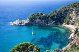Resultado de imagen de imagenes de 15 playas catalanas