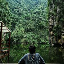 Tak ramai orang tahu pasal tasik cermin ini. Check Out This Hidden Lake In Ipoh Behind A Mysterious Dark Tunnel Lies A Hidden Man Made Lake That Will Leave You Mirror Lake Natural Landmarks Ipoh