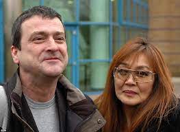 She is heartbroken and called me from les' phone with the news. 7rpqm4erdhilsm