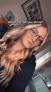 Leanne Dawson's Instagram, Twitter & Facebook