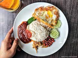 It is commonly found in malaysia, where nasi lemak was mentioned in a book the circumstances of malay life, written by sir richard olof winstedt in 1909.910 with roots in malay. Naufalantezem Twitterissa Nasi Lemak Telur Mata Tamam Tea Coffee Seksyen 9 Bandar Baru Bangi I Wish Nasi Dia Lebih Berlemak Santan Sebab Sambal Dia Sedap Nasi Dia Ada Sedikit