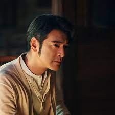 The 1/2 taiwanese and 1/2 japanese takeshi kaneshiro may have started out as a puerile teen idol in the chinese entertainment scene, but he's since become a proper film star in his own right. é‡'åŸŽæ­¦ä½Žèª¿å›žå°æ‹å»£å'Š è¶…å¸¥èŠ±çµ®ç…§ å¤©å ‚2må»£å'Šå®Œæ•´ç‰ˆæ›å…‰