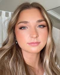 Dear Holland Makeup Artist