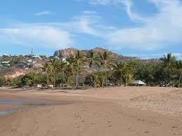 The strand is dotted with fun cafés, like the fisherman's landing. Townsville Beach And Castle Hill Mapio Net