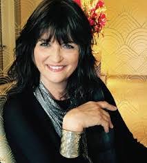 Maureen Toth's Instagram, Twitter & Facebook