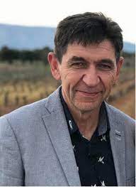 Born 18 december 1960) is a greek actor. Skiadareshs Gerasimos An A S S A Elpida Gia Ton Dhmo Spatwn Artemidos