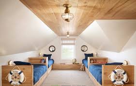 I tetti inclinati, infatti, riescono a scoraggiarci e a farci pensare che l'arredo non sarà mai. Come Arredare Una Cameretta In Mansarda Idealista News
