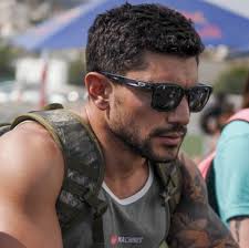 Arnold Press recruits a number of stabilising muscles in your back while  hitting all three sections of your delts as well #arnoldpress #trainsmart  #focusontechnique #basics