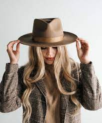 Pin By Allana On Fedora In 2020 Outfits With Hats Hat Fashion Hats For Women