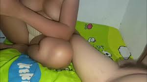 Ibu bos laundry ngentot sama selingkuhan nya di kamar kos takut ketahuan  suaminya - XNXX.COM