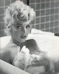 The Seven Year Itch Marilynmonroe Marilynmonroequotes Marilynmonroefans Marilynmonroeart C Marilyn Monroe Photos Marilyn Monroe Photography Marilyn Monroe
