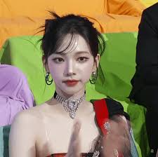 Rate (karina) + her bf (jaewook) who is said to be too ugly for her. :  r/VindictaRateCelebs