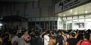 Available products (limited units only) freecoupon.my is the malaysia's no.1 promotions platform which helps people save money and time. This Is The Queue For The Switch Warehouse Sale For Apple Products In Mytown Soyacincau Com