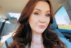 Brandi May's Instagram, Twitter & Facebook