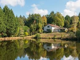 Maison A Vendre En Aquitaine Dordogne Abjat Sur Bandiat Grande Maison T8 Avec Gite Situation Boisee Et Isolee Dans Le Perigord Vert 9ha Comprenant Bois Jardin Petite Prairie Et Trois Etangs
