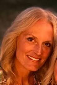 Leanna Lancaster's Instagram, Twitter & Facebook