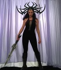 Ragnarok, hela, marvel, cate blanchett, best movies. The Cuff Of Hela Cate Blanchett In Thor Ragnarok Spotern