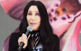 Cher doesn't just rely solely on cosmetic procedures to keep her glowing through the years. Cher Entschuldigt Sich Fur Tweet Uber George Floyd