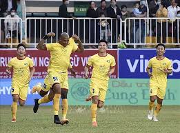 Owned by đoàn nguyên đức, a prominent vietnamese businessman, they play in the top division in vietnamese soccer. Vong 2 Giai Ä'oáº¡n 1 Ls Vleague 2021 Hoang Anh Gia Lai Tháº¯ng Song Lam Nghá»‡ An 2 1 áº£nh Thá»i Sá»± Trong NÆ°á»›c VÄƒn Hoa Xa Há»™i Thong Táº¥n Xa Viá»‡t Nam Ttxvn