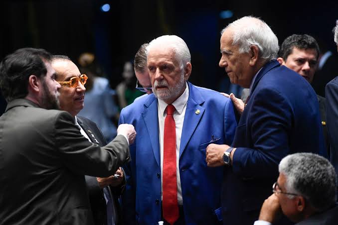 Governo Lula tentou ficar entre o STF e o Senado, mas virou alvo dos dois -  Estadão