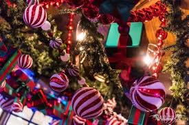 9 Free Christmas Themed Zoom Backgrounds Screensavers In 2020 Christmas Themes Free Christmas Background Screensavers