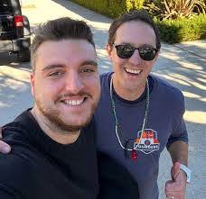 Andrew Foxwell's Instagram, Twitter & Facebook