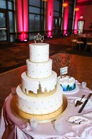 Gold Chicago Skyline Wedding Cake By Creative Cakes Bakery In Tinley Park And Naperville Serving Wedding Cake Chicago Winter Wedding Cake Classic Wedding Cake