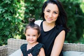 Vreau să am cel puţin trei. Andra And Her Little Girl Eva Sing Together Look What The Little Voice Has