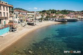 Sri rossa roslaina handiyani, known simply as rossa in indonesia and dato' sri rossa in malaysia, is an indonesian singer and businesswoman. Der Strand La Rossa In Porto Azzurro Insel Elba