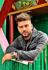 Born in constan?a, romania, on august 7, 1988, dorian popa is best known for being a pop singer. Totul Despre Vedete Viva Ro