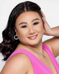 Sandra Peach's Instagram, Twitter & Facebook