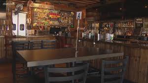 Shop for dining room furniture online in canada on furniture.ca. San Diego Restaurants Ordered To Shut Down Indoor Dining Rooms Again Cbs8 Com