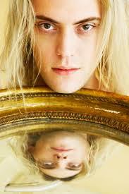 Out of this world: Downtown glam rock band UNI and the Urchins takes music  lovers