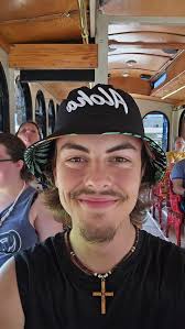 Introduction of traveling couple from Texas