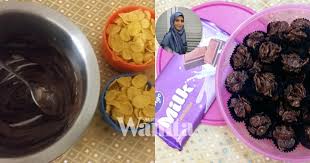 200 gram kacang mete, 250 gram cornflakes, 850 gram dcc (dark cooking chocolate) merk collata, mangkuk kertas ukuran agak gede (biar puas makannya), sprinkle / gula halus (optional). Cornflakes Coklat Guna Tiga Bahan Sekali Makan Tak Nak Berhenti Mingguan Wanita