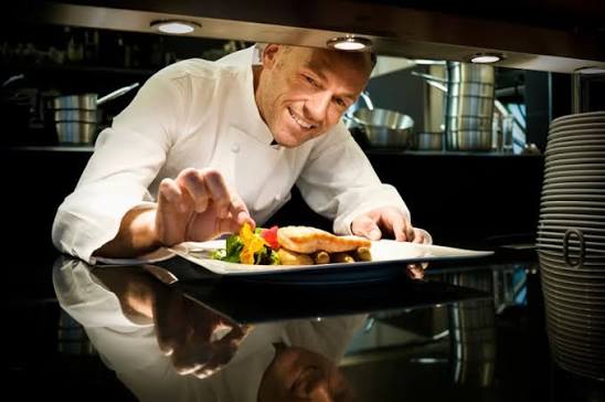 How Do Food Markets And Restaurants Create A Complete Culinary Experience?