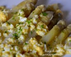 Asperges Blanches A La Flamande Recette Recettes De Cuisine Repas Vegetarien Recette