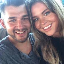 Carla Molla's Instagram, Twitter & Facebook