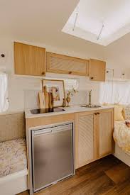 Caravan Interiors Kids Campers En 2020 Renovation Caravane Relooking Caravane Caravane