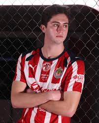 Brian Gutiérrez | Un sueño hecho realidad. Desde chico siempre quise vestir  estos colores y hoy puedo decir que he cumplido ese deseo. Llego para  trabajar y... | Instagram