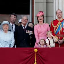 Brytyjska rodzina królewska od zawsze budzi ogromne zainteresowanie, nie tylko wśród swoich poddanych. Krolowa Elzbieta Ma Ujawnic Swoj Majatek Wszystko Przez Nielegalne Inwestycje Rodziny Krolewskiej Kobieta Pl