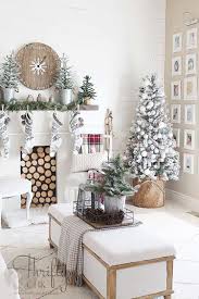 If you've been putting off decorating your christmas tree, wait no longer. 25 Absolutely Stunning White Christmas Tree Decorating Ideas