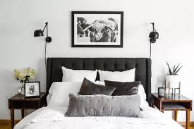 How to decorate organize and add style to a small bedroom home. 21 Gorgeous Small Master Bedroom Ideas