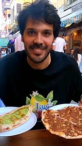 افضل مطعم لحم بعجين Lahmacun في إسطنبول, اسم المطعم : Halil Lahmacun,  المطعم موجود في منطقة كاديكوي في الجانب الآسيوي من إسطنبول... , المطعم يقدم  اللحم بعجين و أيضا البيدا بالجبنة... الأسعار مناسبة ...